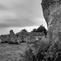 Roadtrip en Bretagne : alignement de menhirs à Kerzrho. © Myriam Muesser